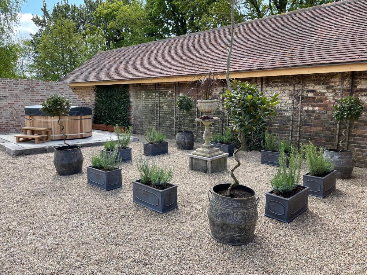 Eastwood Observatory: 12 Bedrooms, Swimming Pool And Tennis Court Hailsham Exterior foto